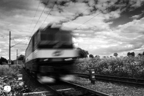 Pociąg na kolejowej — Zdjęcie stockowe