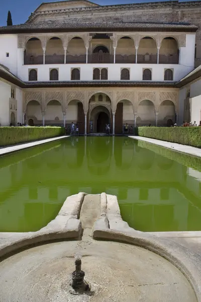 Alhambra - kompleks Pałacu Królewskiego — Zdjęcie stockowe