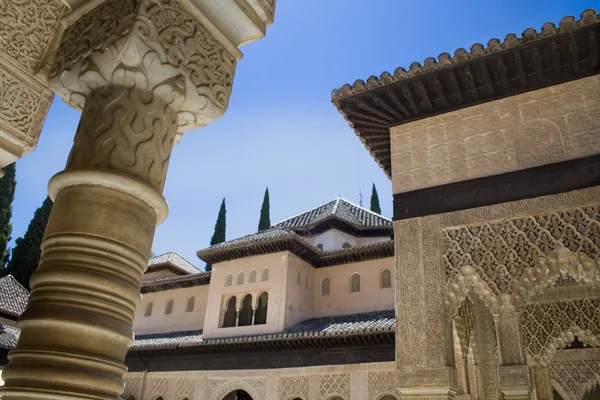 Альгамбра - Королевский дворец комплекса — стоковое фото