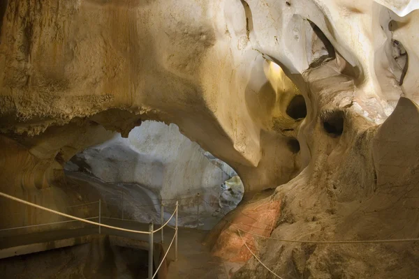 Cuevas del tesoro - deniz mağaraları