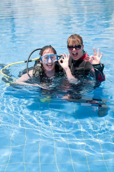 Vrouwelijke duikers — Stockfoto