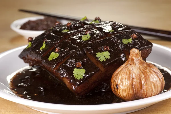 Braised Pork Belly with Dark Soy Sauce — Stock Photo, Image