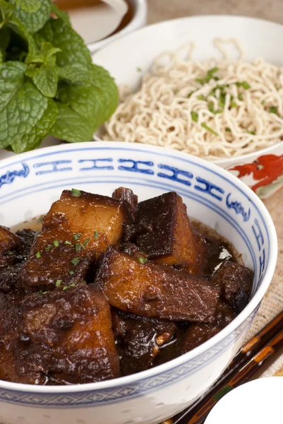 Braised Pork Belly Slices Cooked in Dark Soy Sauce — Stock Photo, Image