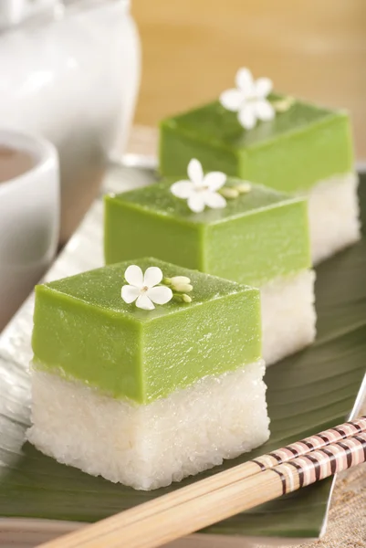 Seri Muka Kuih también conocido como el pastel de natillas Pandan —  Fotos de Stock