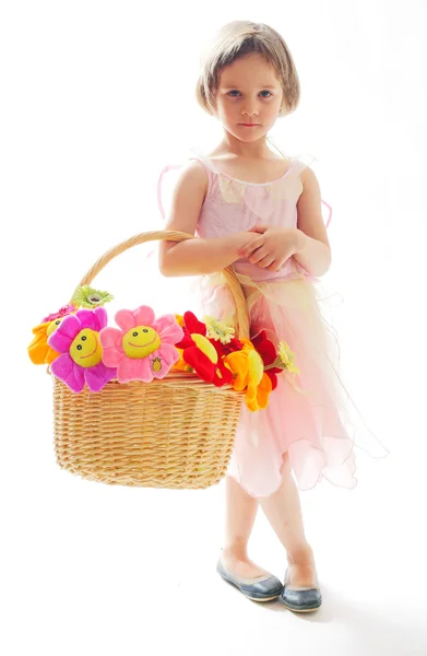 白い背景で隔離の花を持つ少女 — Stock fotografie