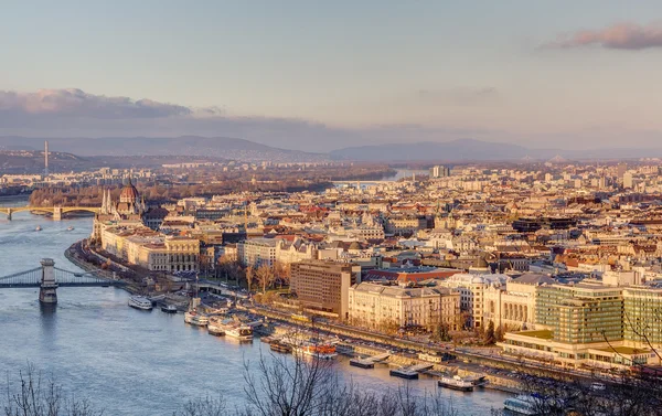 Вид Будапешта с холма Геллерт, Венгрия — стоковое фото
