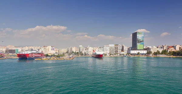 Uitzicht op de haven van Piraeus, Griekenland — Stockfoto