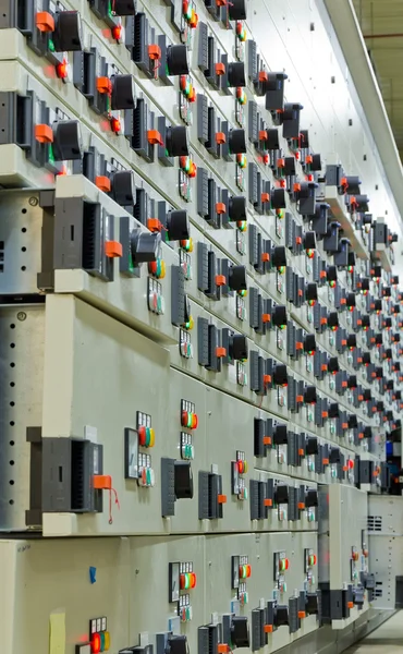 Elektrik voltaj kontrol odası bir bitki — Stok fotoğraf