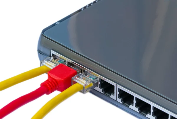Hálózati kapcsoló és ethernet kábelek — Stock Fotó
