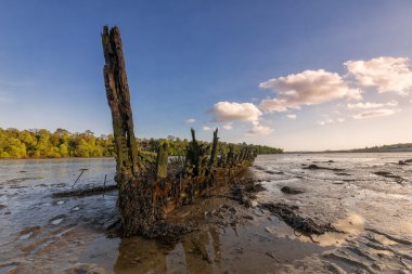 Tidal river, devon, İngiltere'de batık