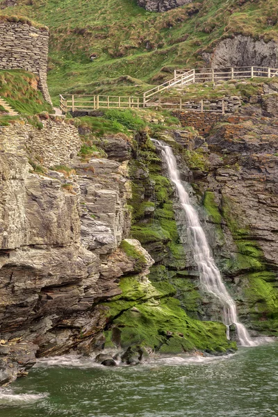 Tintagel-Strand-Wasserfall — Stockfoto
