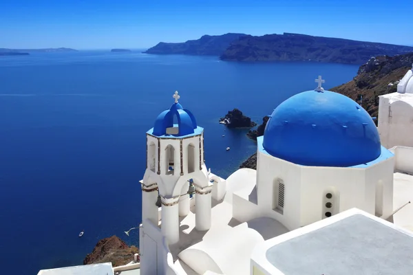 Фіра з церков та видом на море в Греції — стокове фото