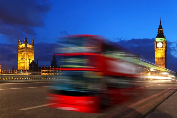 빅 벤 런던, 영국에서 빨간색 이층으로 — 스톡 사진