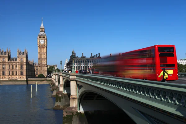 Big Bena z czerwony piętrowy w Londyn, uk — Zdjęcie stockowe