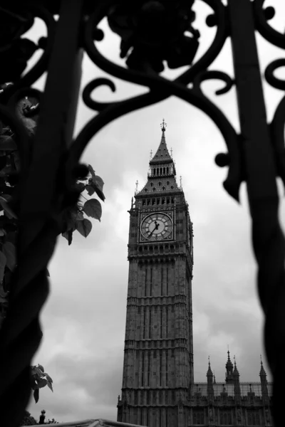 El dramático Big Ben en Londres, Reino Unido — Foto de Stock