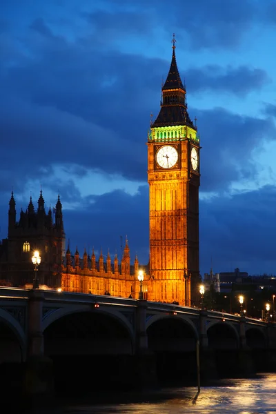 De Big ben in de avond, london, Verenigd Koninkrijk — Stockfoto