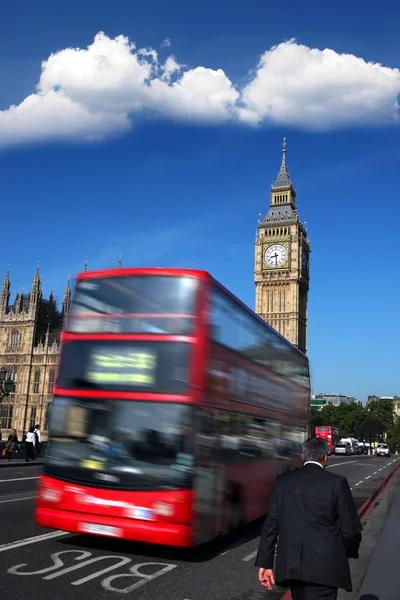De Big ben met dubbele decker, london, Verenigd Koninkrijk — Stockfoto