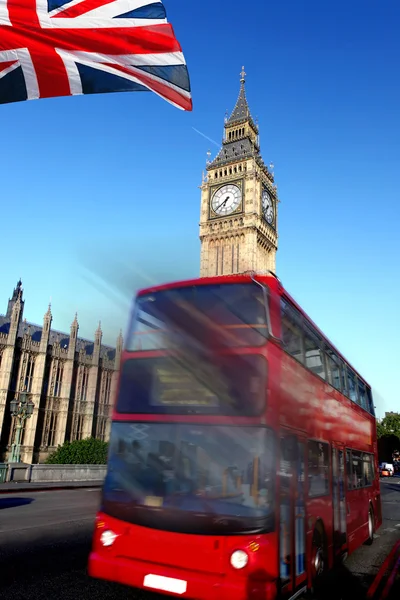 Μπιγκ Μπεν με κόκκινου διώροφο στο Λονδίνο, Ηνωμένο Βασίλειο — Φωτογραφία Αρχείου