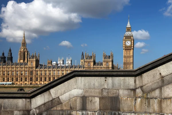 Casas do Parlamento em Londres, Reino Unido — Fotografia de Stock