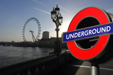 Londra, İngiltere'de yeraltı logosu