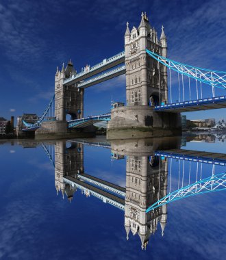 ünlü tower bridge, Londra, İngiltere