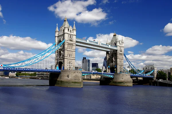 Διάσημο πύργο γέφυρα στο Λονδίνο, Ηνωμένο Βασίλειο — Φωτογραφία Αρχείου