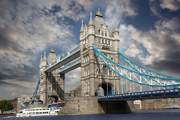Beroemde tower bridge, Londen, Verenigd Koninkrijk — Stockfoto