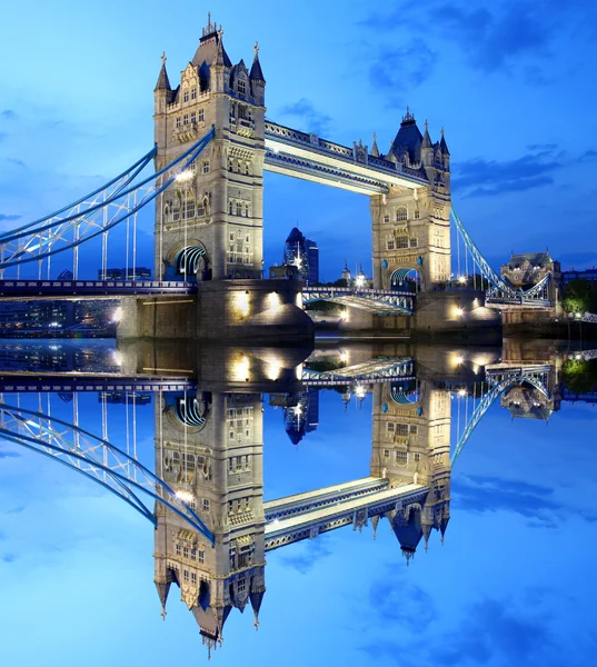 Ünlü tower bridge, Londra, İngiltere — Stok fotoğraf