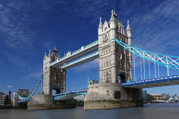 有名なタワー ブリッジ、ロンドン、イギリス — ストック写真