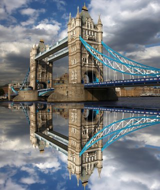 ünlü tower bridge, Londra, İngiltere