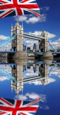 Londra tower bridge ile İngiltere bayrağı