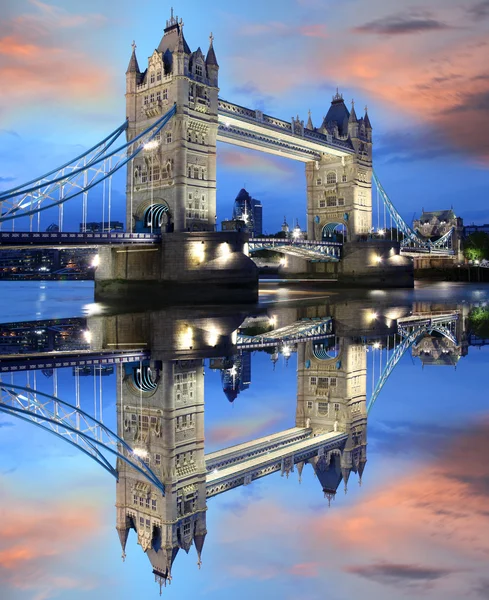 Знаменитий міст Тауер, Лондон, Великобританія — стокове фото