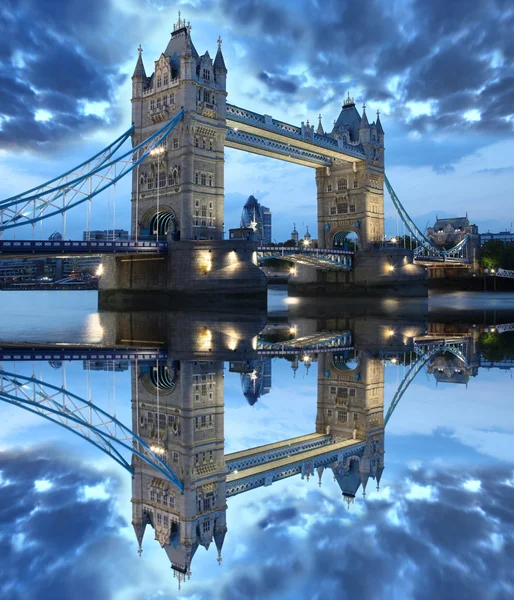 Beroemde tower bridge, Londen, Verenigd Koninkrijk — Stockfoto