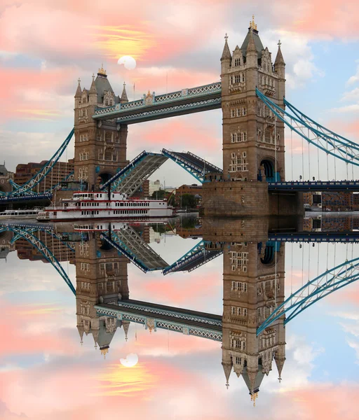 著名的伦敦塔桥，伦敦英国 — 图库照片