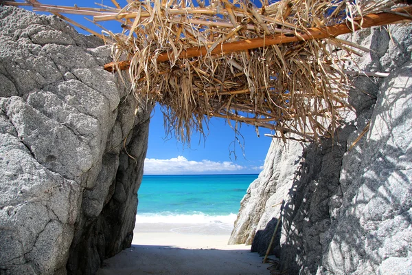 Playa Paradise contra el atardecer — Foto de Stock