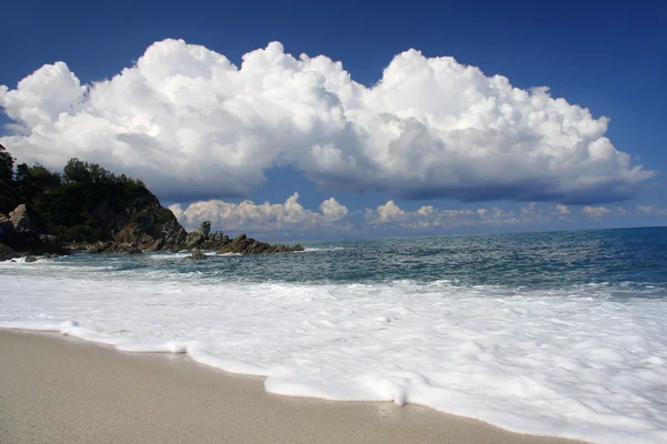 Fantástica costa azul de Calabria en Italia — Foto de Stock