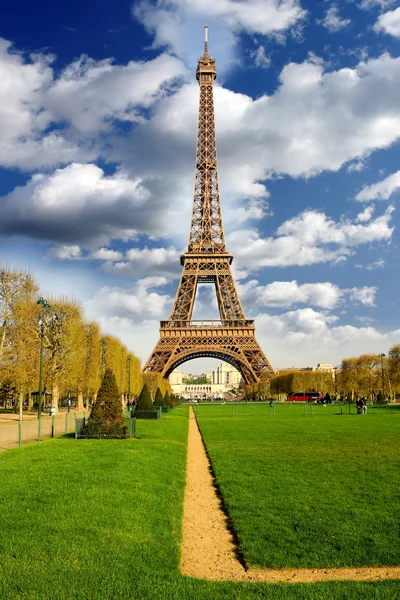 Διάσημο πύργο του Άιφελ στο Παρίσι, Γαλλία — Φωτογραφία Αρχείου