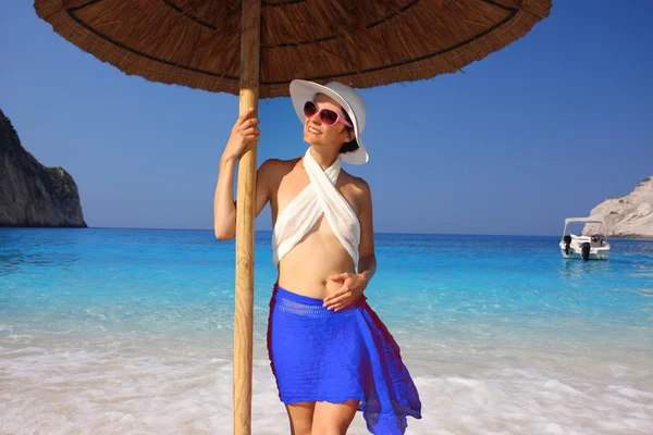 Mujer sexy en la playa —  Fotos de Stock