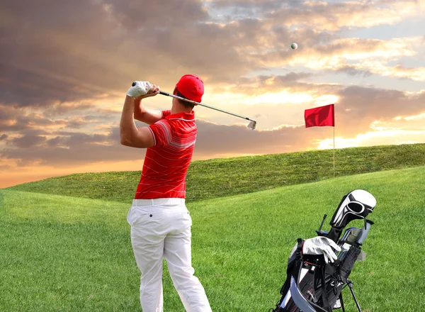 Man die golf speelt — Stockfoto