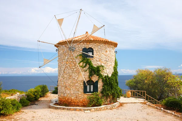 ギリシャの伝統的な風車 — ストック写真
