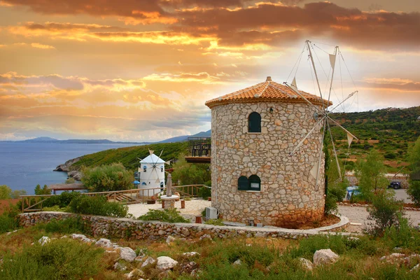ギリシャの伝統的な風車 — ストック写真