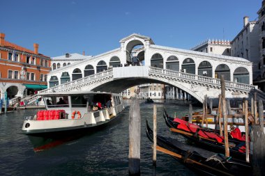 Venedik canal Grande ve rialto Köprüsü İtalya ile
