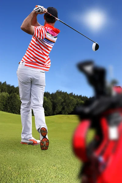 Man spelar golf — Stockfoto