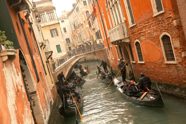 Ruch w kanale w Wenecji — Zdjęcie stockowe