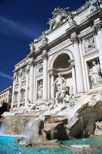 Roma con Fontana di Trevi in Italia — Foto Stock