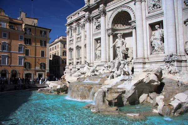 Roma con Fontana di Trevi en Italia — Foto de Stock