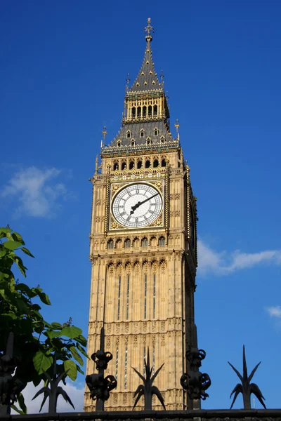 Berömda big ben i london, Storbritannien — Stockfoto