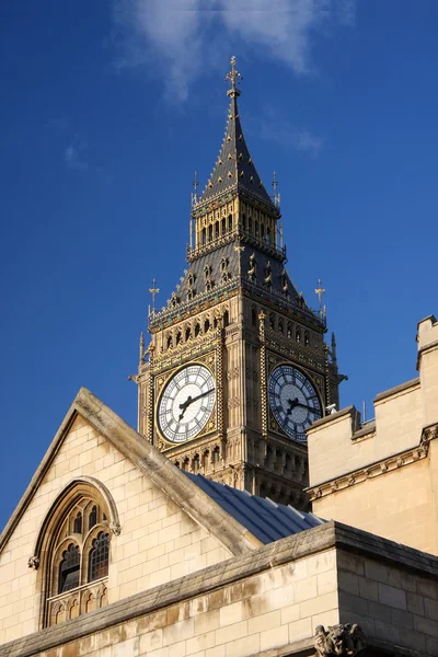 Famoso Big Ben en Londres, Reino Unido — Foto de Stock