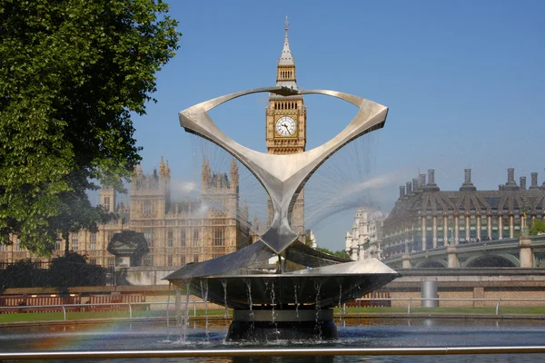 Big Ben avec des roses, Londres, Royaume-Uni — Photo