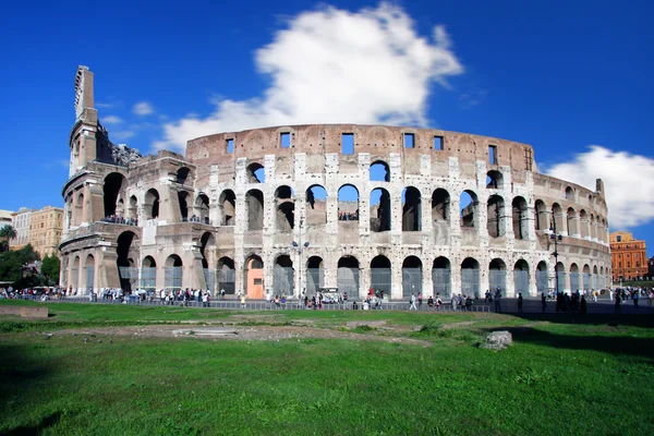Colosseum in rome, italie — Photo